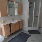 Grosse Helle Gaestewohnung